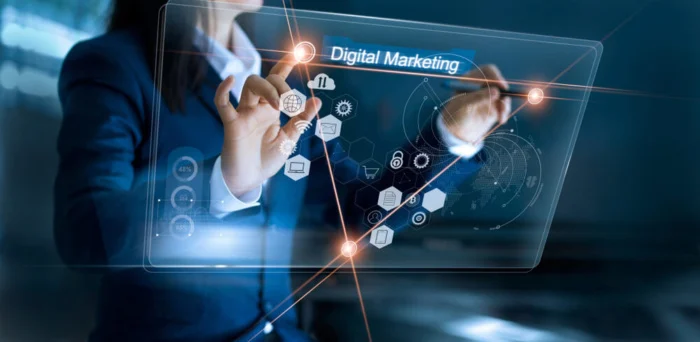 Profissional interagindo com uma interface digital de Marketing Digital, destacando elementos estratégicos como SEO, e-mail marketing e análise de dados.